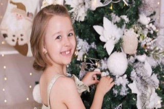 Família de menina com leucemia busca doador compatível de medula óssea
