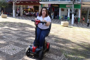 Cidade inclusiva ou excludente: o Calçadão de Londrina é acessível para quem é PcD?