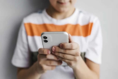 Lula sanciona lei que restringe uso de celular em escolas