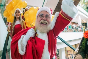 Shoppings de Londrina têm chegada do Papai Noel; confira agenda