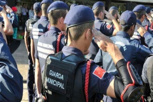 GM de Londrina começa a usar câmeras acopladas às fardas nesta quarta-feira