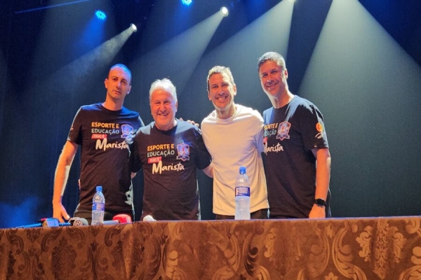 Ídolo do futebol, Zico apresenta projeto esportivo-social no Colégio Marista de Londrina