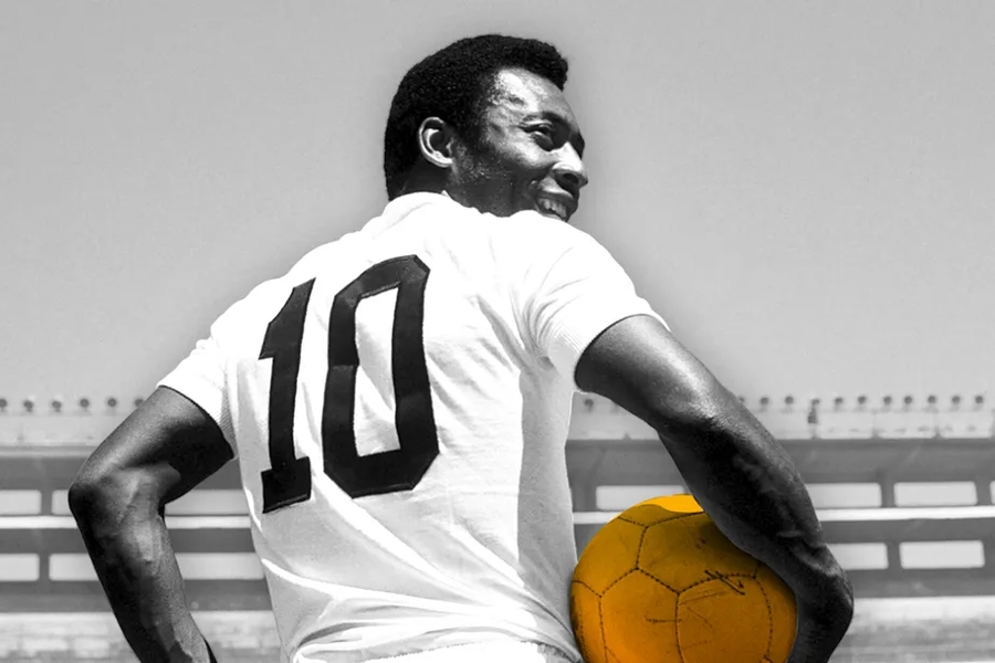 1970's Edson Arantes do Nascimento, conhecido como Pelé, considerado por  muitos o maior futebolista da história. …