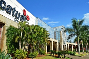 Uso de piscinas e entrada de crianças de mais de 5 anos em shoppings são liberados em Londrina