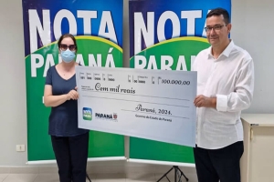 Moradora de Londrina recebe premiação de R$ 100 mil do Nota Paraná