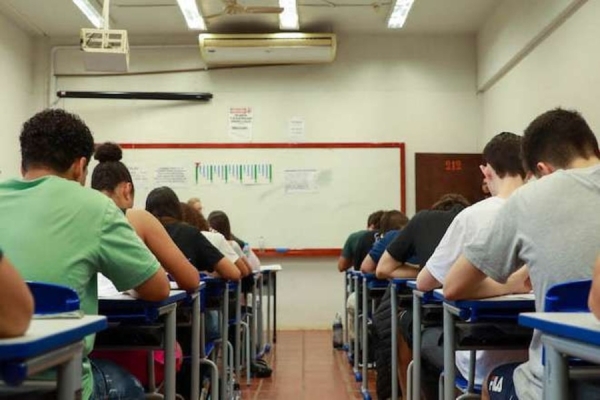 Vestibular de Inverno 2025 da UEM: prazo para pedir isenção da taxa termina nesta quinta-feira (22)