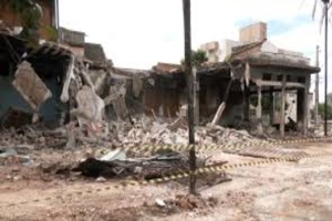 Moradores de Rua de Volta à Antiga &#039;Mansão do Tráfico