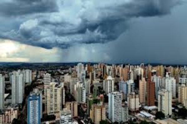 Previsão de tempo nublado com pancadas de chuva isoladas para Londrina