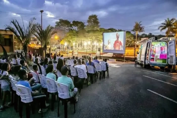 Londrina tem cinema itinerante e sustentável nesta sexta-feira