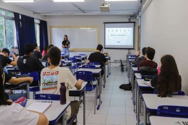 Universidades estaduais promovem teste seletivo e concurso público para 223 vagas